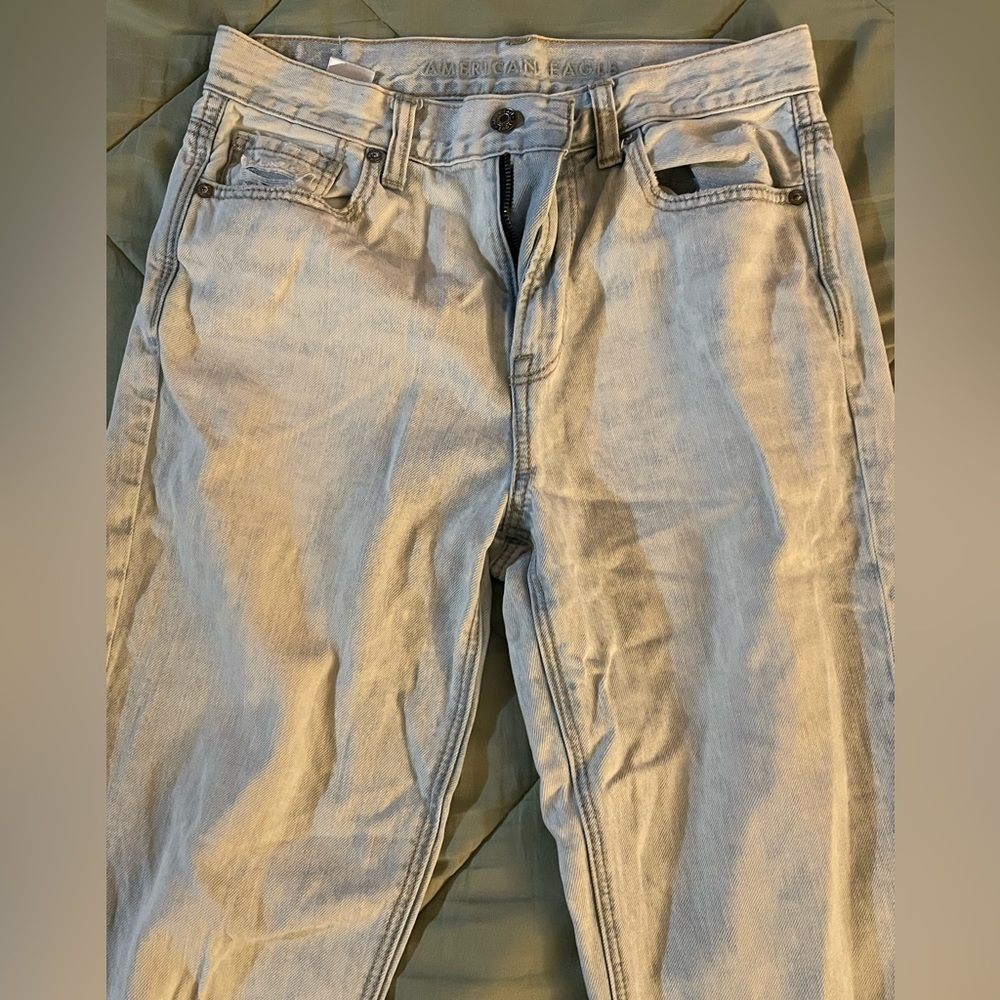 American Eagle light wash mom jeans, size 4 regulars.